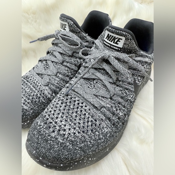 RARE Nike LunarEpic Flyknit 2 in Oreo/Space - Picture 7 of 7